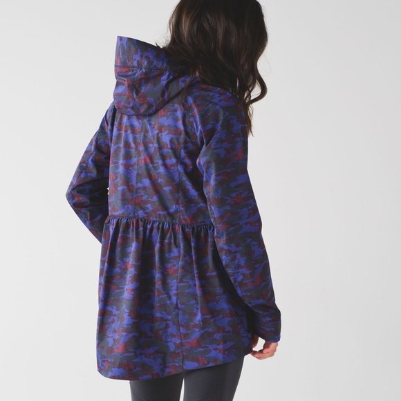 Lululemon Rain For Daze Jacket II Purple Camo Size 6 - Picture 1 of 16